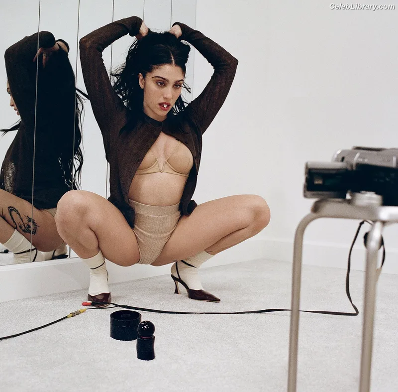 Lourdes Leon photo 6 of 358