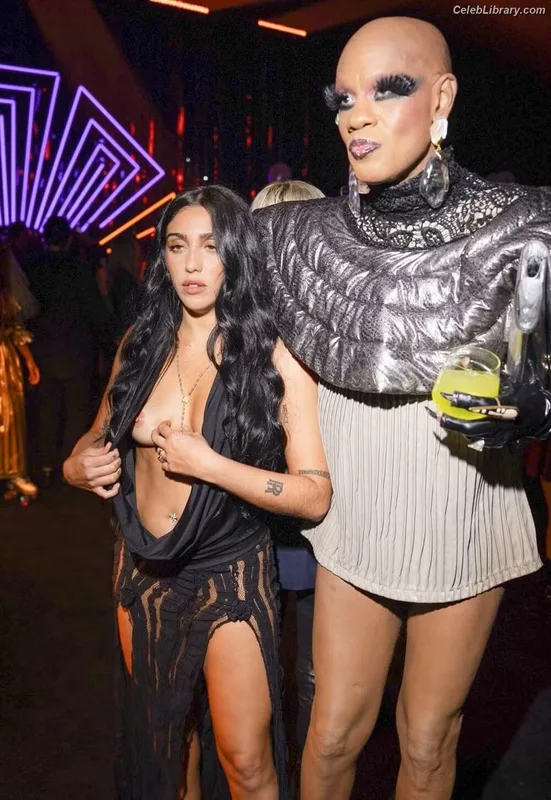 Lourdes Leon photo 1 of 358