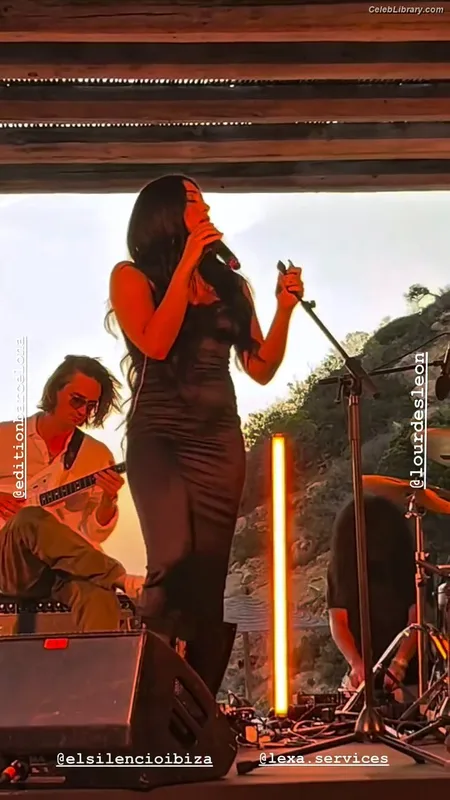 Lourdes Leon photo 2 of 358