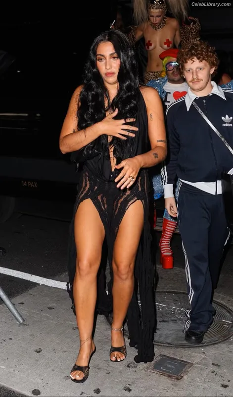 Lourdes Leon photo 3 of 358