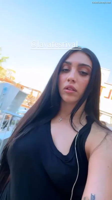 Lourdes Leon photo 4 of 358