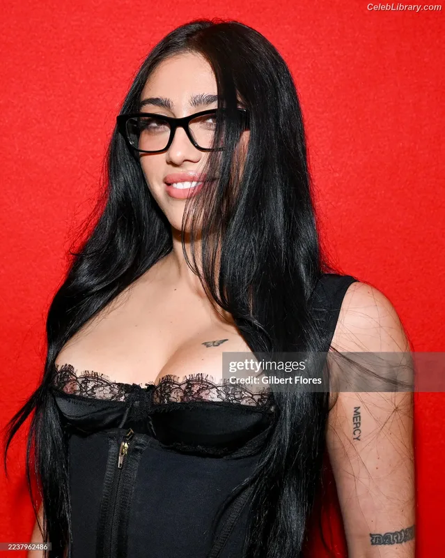 Lourdes Leon photo 1 of 358