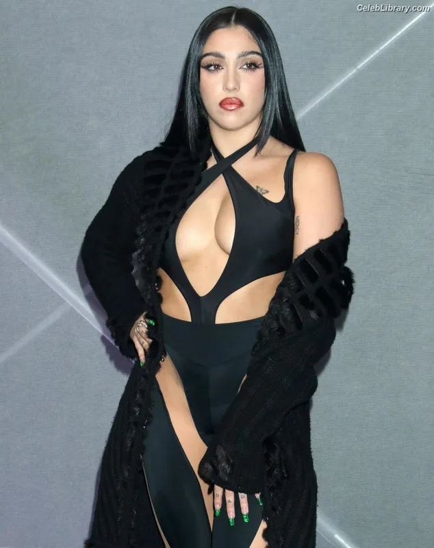 Lourdes Leon photo 9 of 358