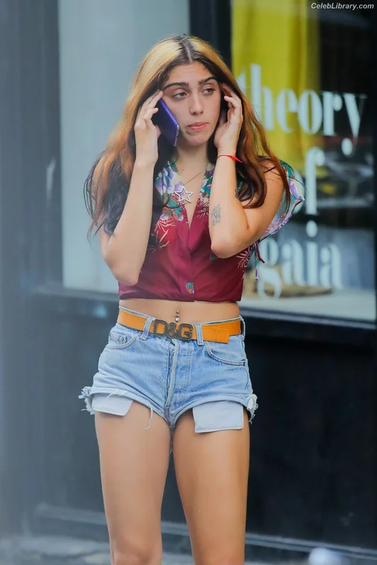 Lourdes Leon photo 5 of 358