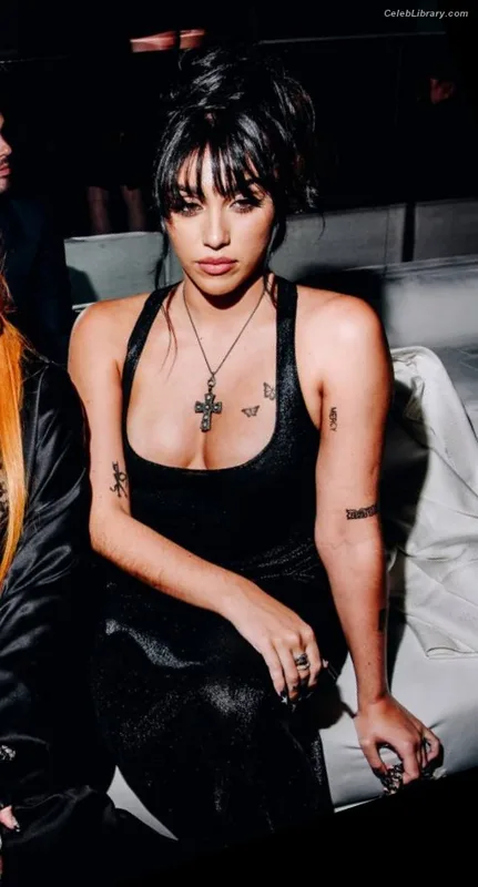 Lourdes Leon photo 2 of 358