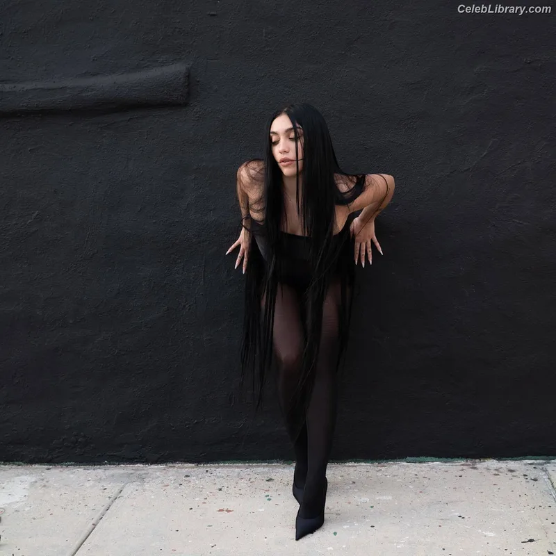 Lourdes Leon photo 6 of 358