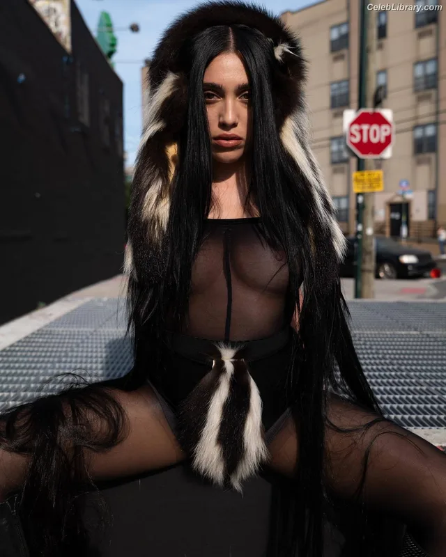 Lourdes Leon photo 8 of 358