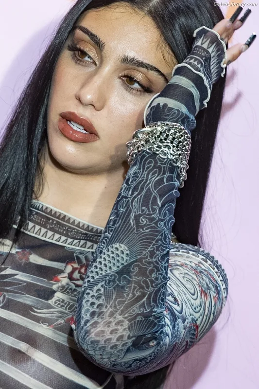 Lourdes Leon photo 5 of 358