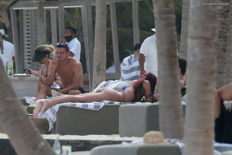 Lourdes Leon photo 3 of 358