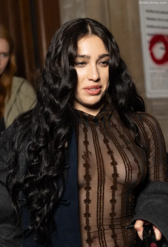 Lourdes Leon photo 2 of 358