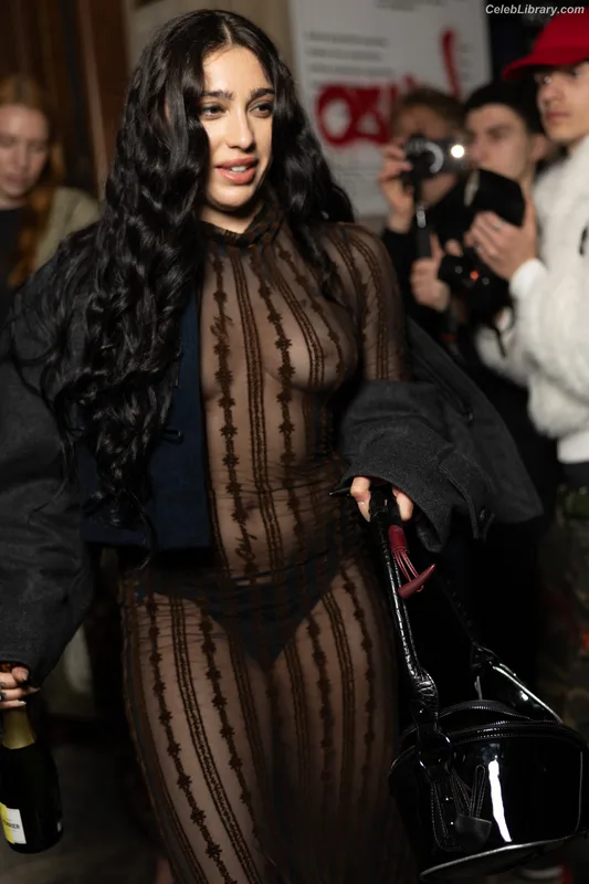 Lourdes Leon photo 4 of 358