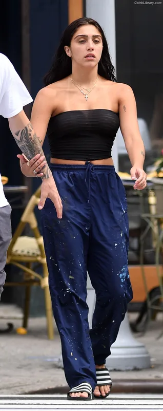 Lourdes Leon photo 13 of 358