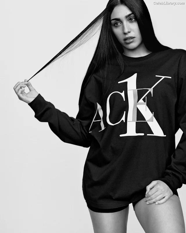 Lourdes Leon photo 1 of 358