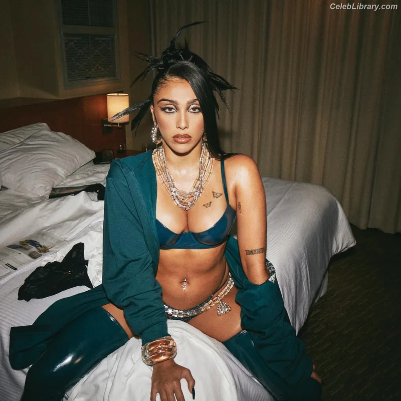 Lourdes Leon photo 11 of 358