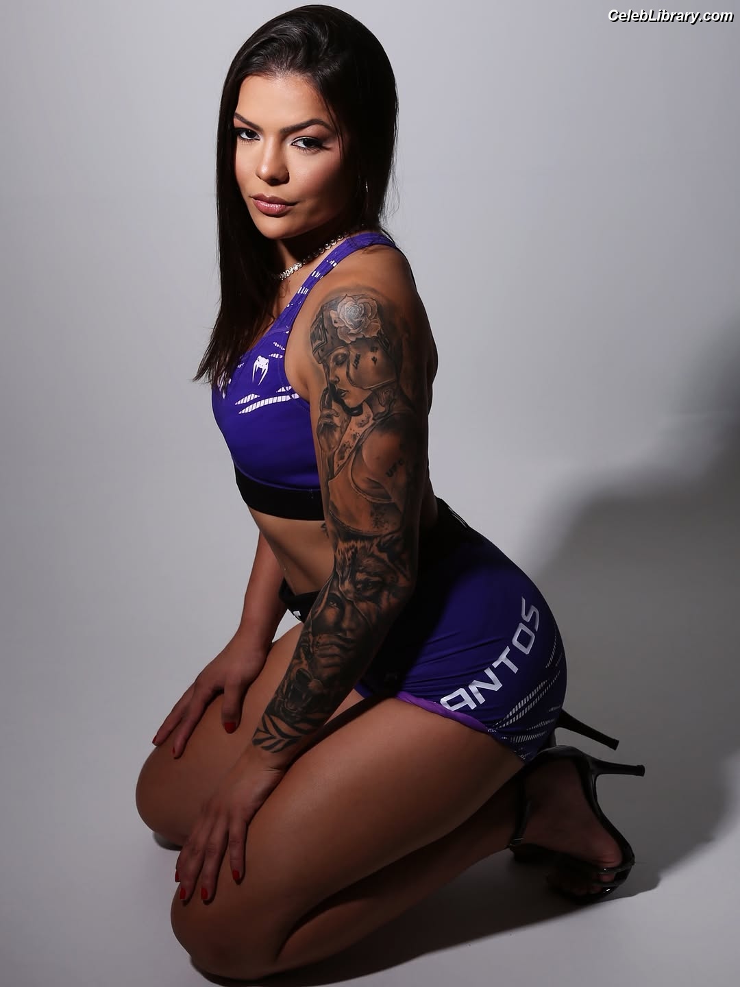 Luana Santos photo 4 of 143