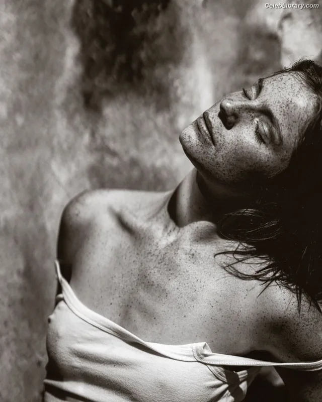 Luca Hollestelle photo 20 of 485