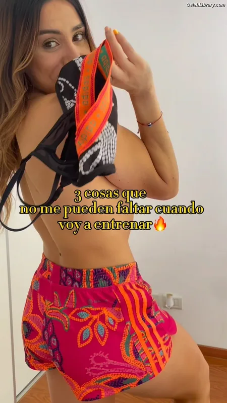 Luciana Delabarba photo 11 of 84