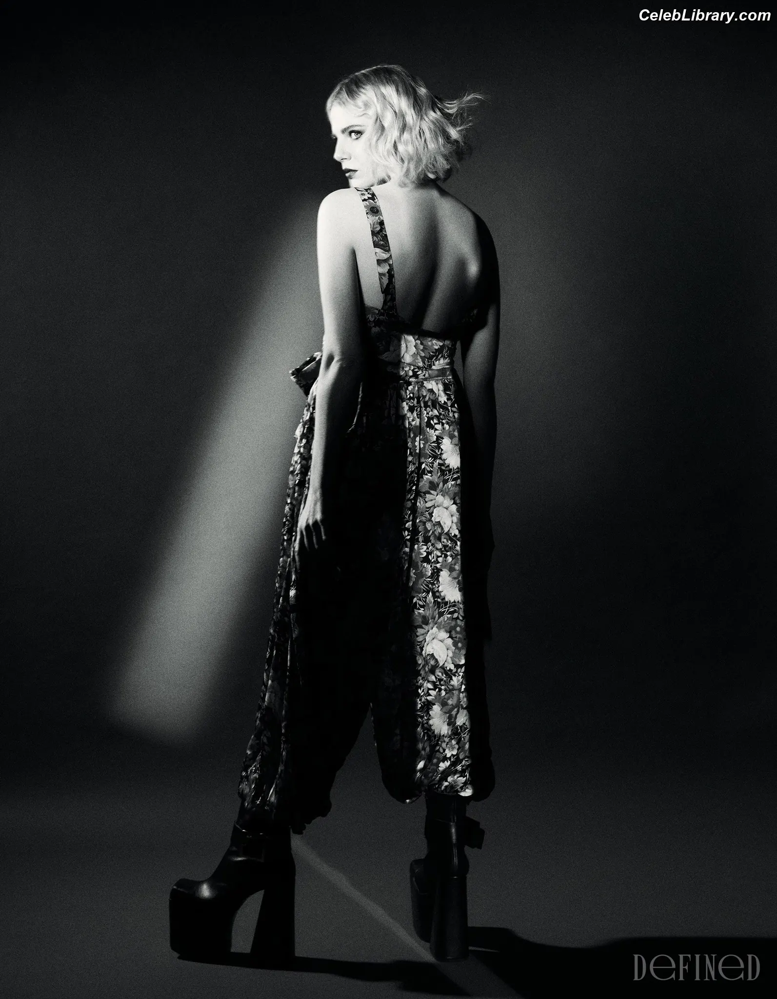 Lucy Boynton photo 2 of 171