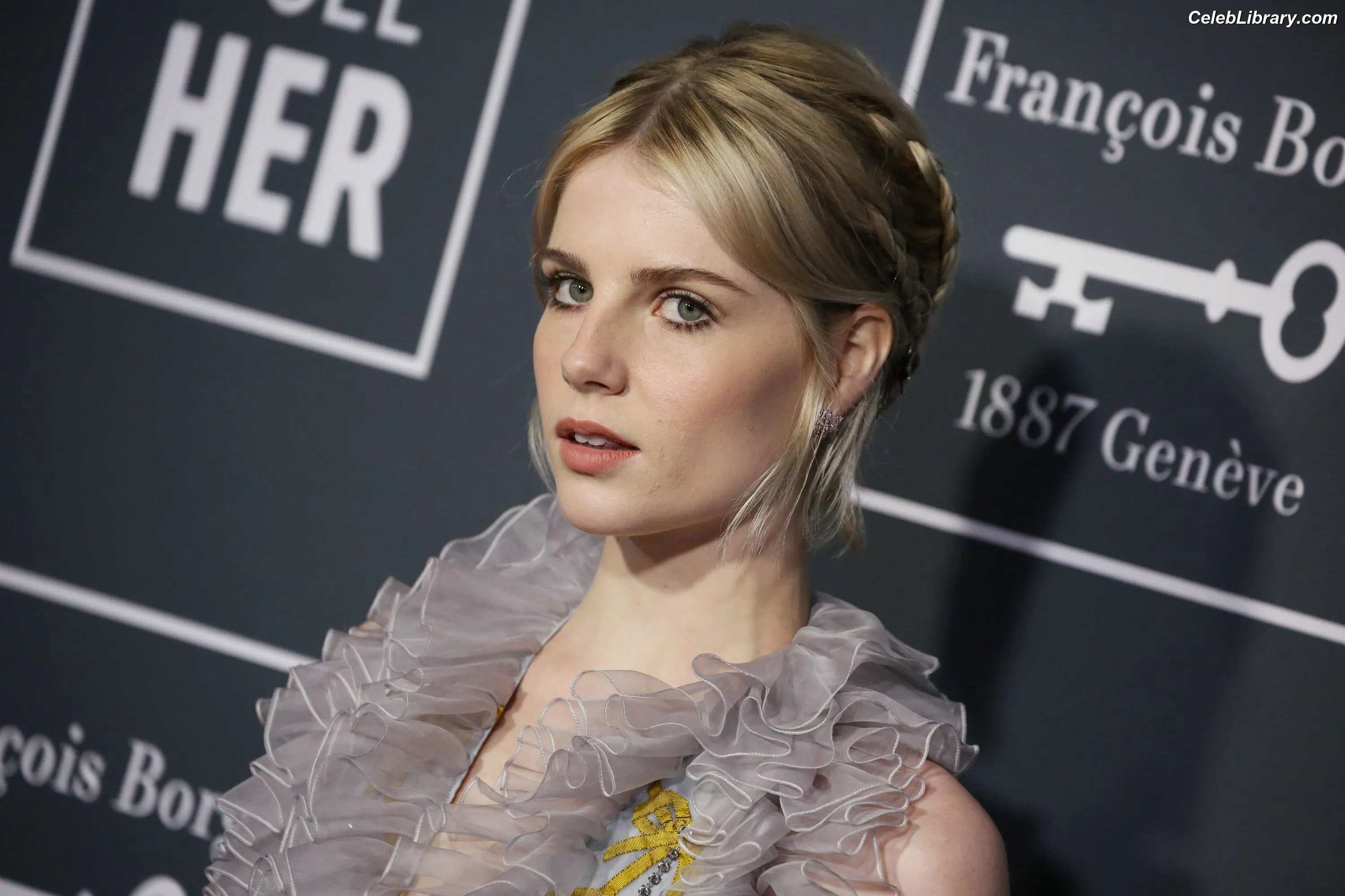 Lucy Boynton photo 6 of 171