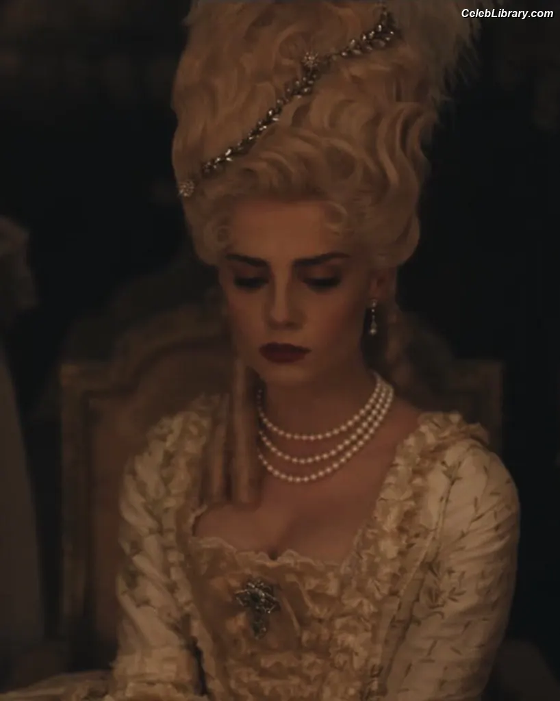 Lucy Boynton photo 8 of 171