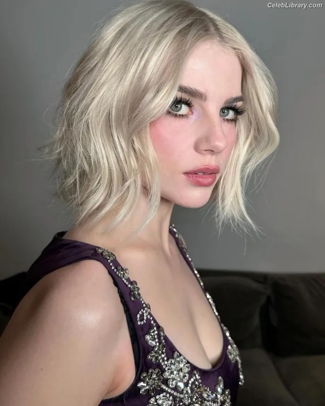 Lucy Boynton photo 9 of 172
