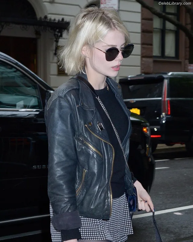 Lucy Boynton photo 2 of 172