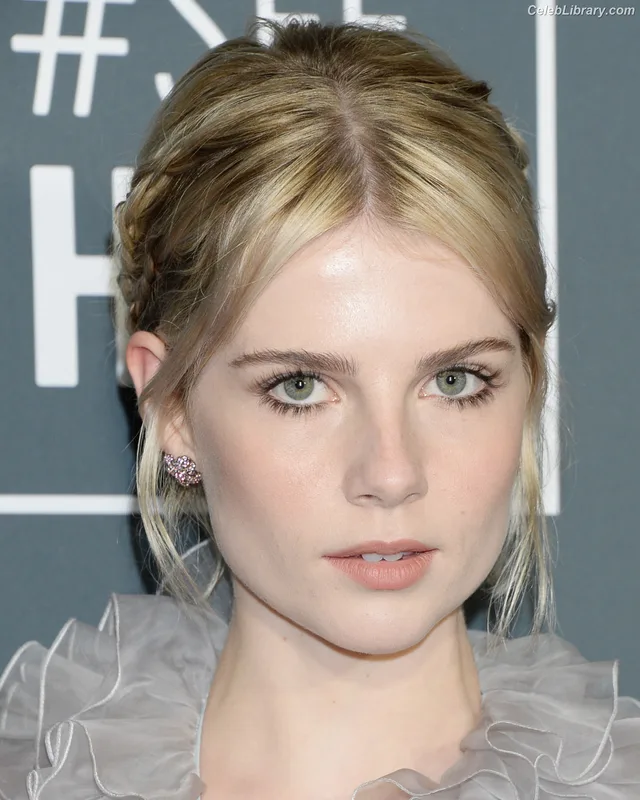 Lucy Boynton photo 5 of 172