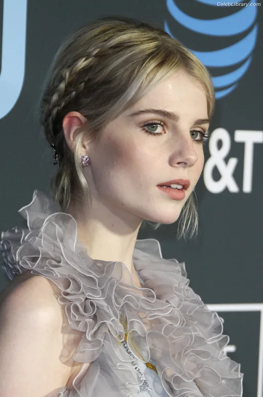 Lucy Boynton photo 7 of 172
