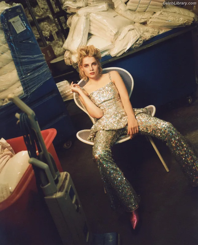 Lucy Boynton photo 3 of 172