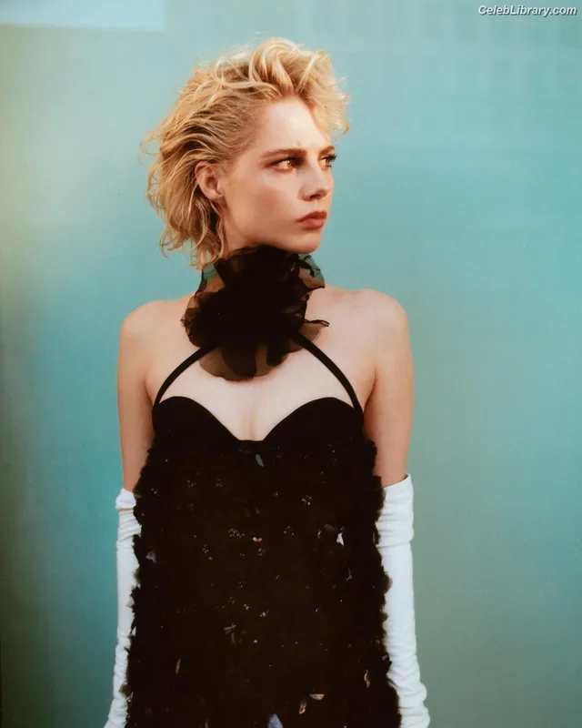 Lucy Boynton photo 5 of 172