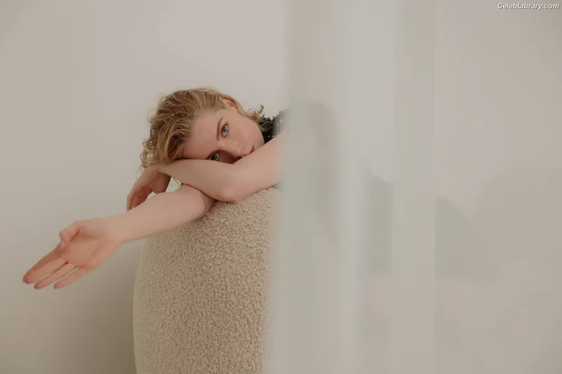 Lucy Boynton photo 1 of 172