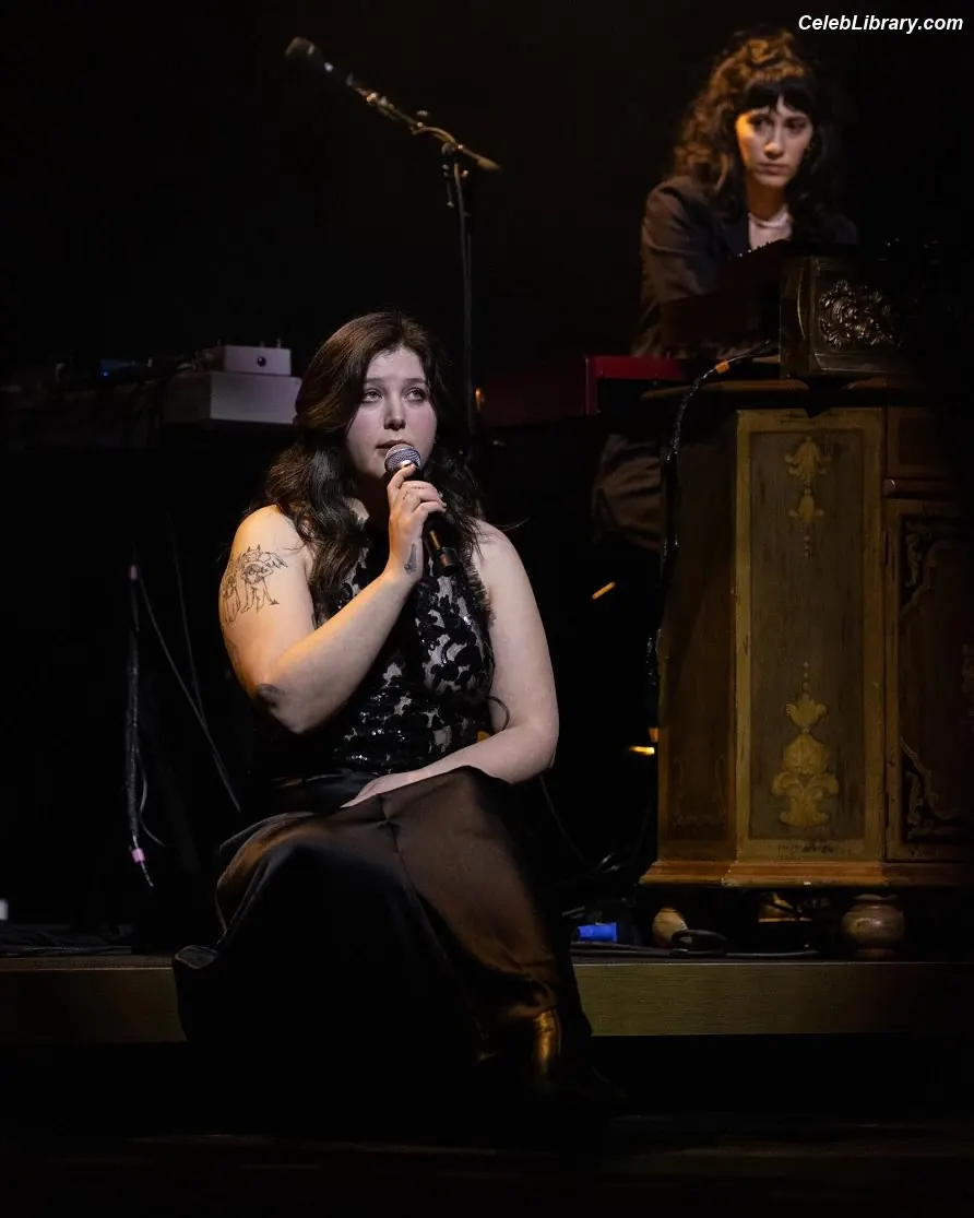Lucy Dacus photo 2 of 87