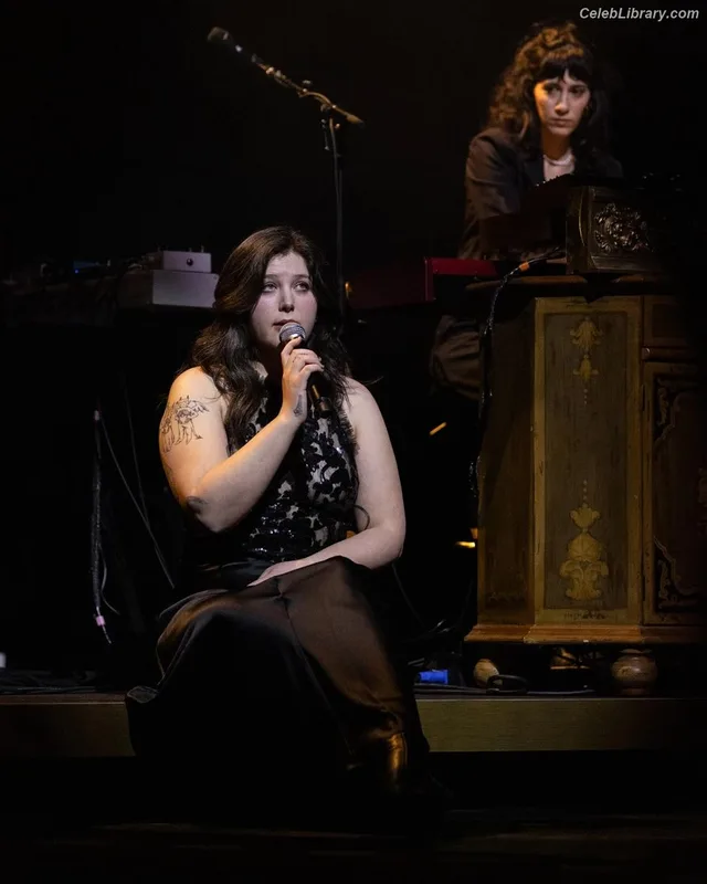 Lucy Dacus photo 2 of 88
