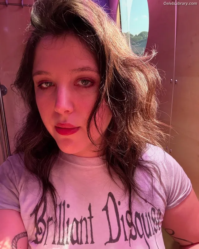 Lucy Dacus photo 10 of 88