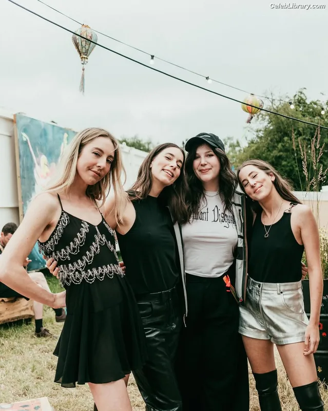 Lucy Dacus photo 11 of 88
