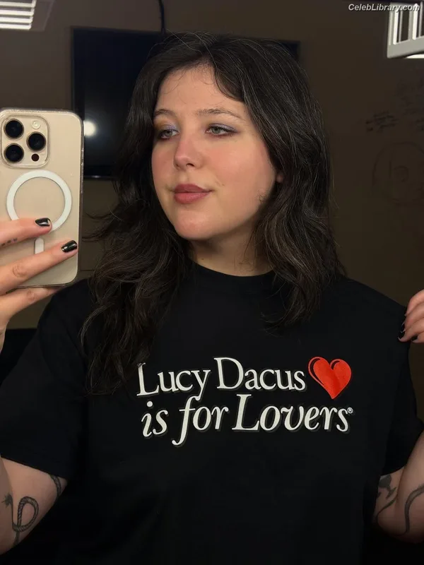Lucy Dacus photo 17 of 88