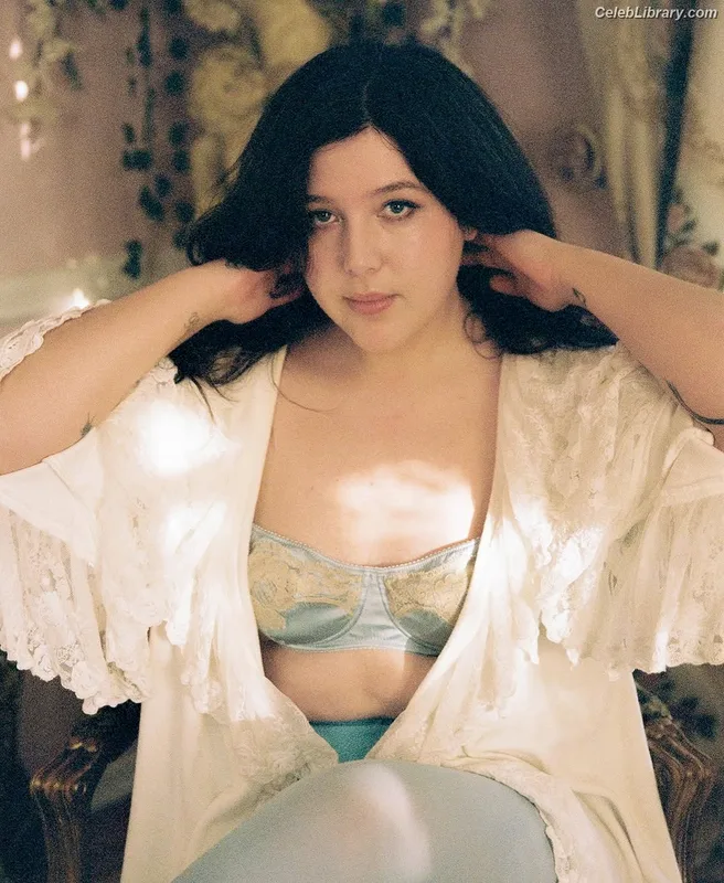 Lucy Dacus photo 3 of 88