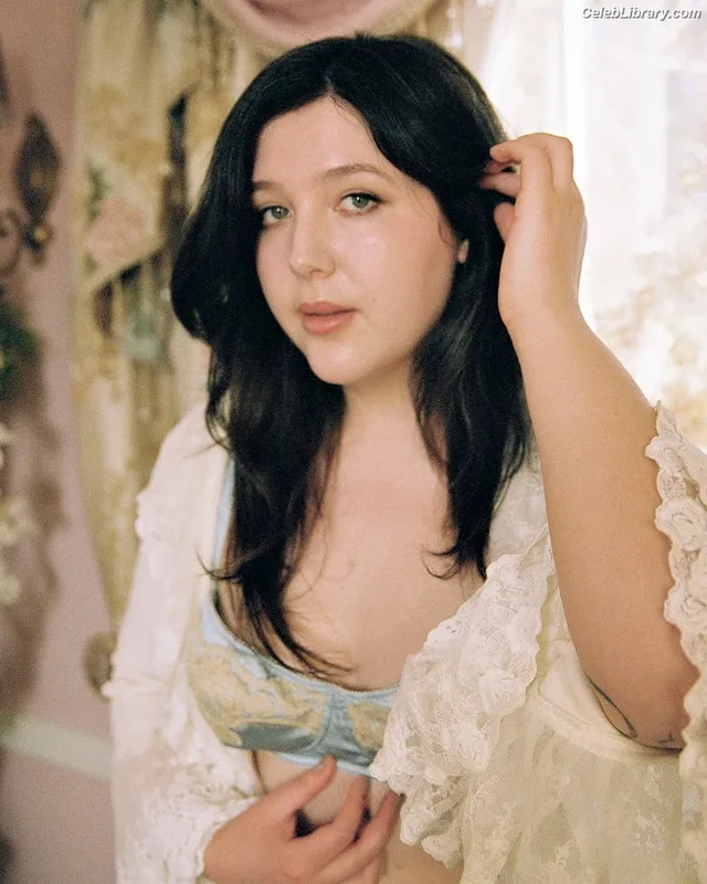 Lucy Dacus photo 4 of 88