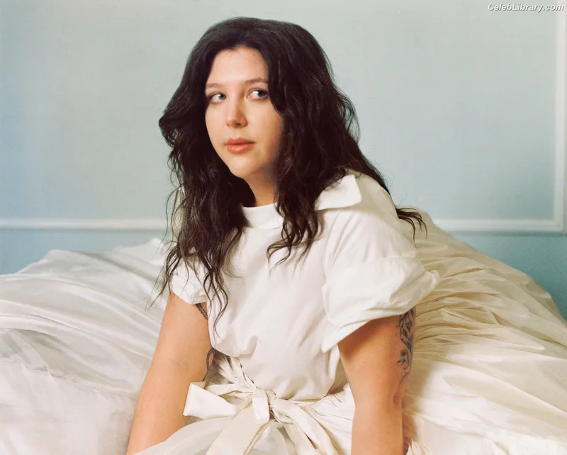 Lucy Dacus photo 10 of 88