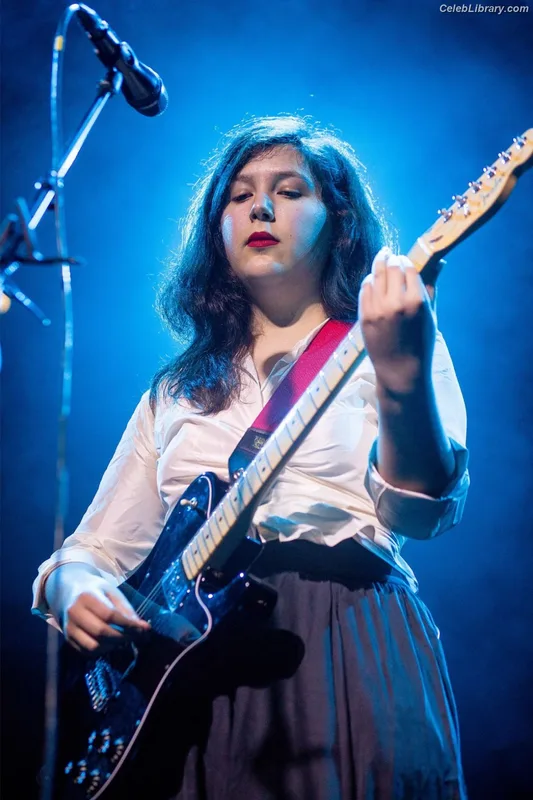 Lucy Dacus photo 12 of 88
