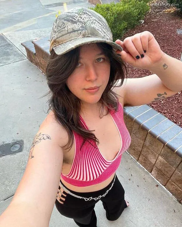 Lucy Dacus photo 9 of 88