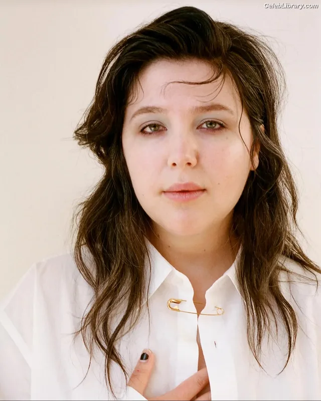 Lucy Dacus photo 15 of 88