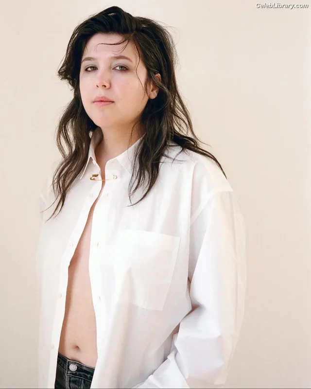 Lucy Dacus photo 16 of 88