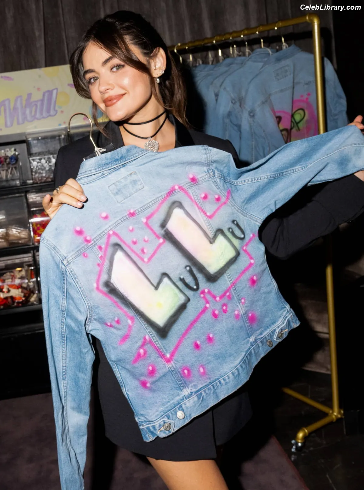 Lucy Hale photo 21 of 819