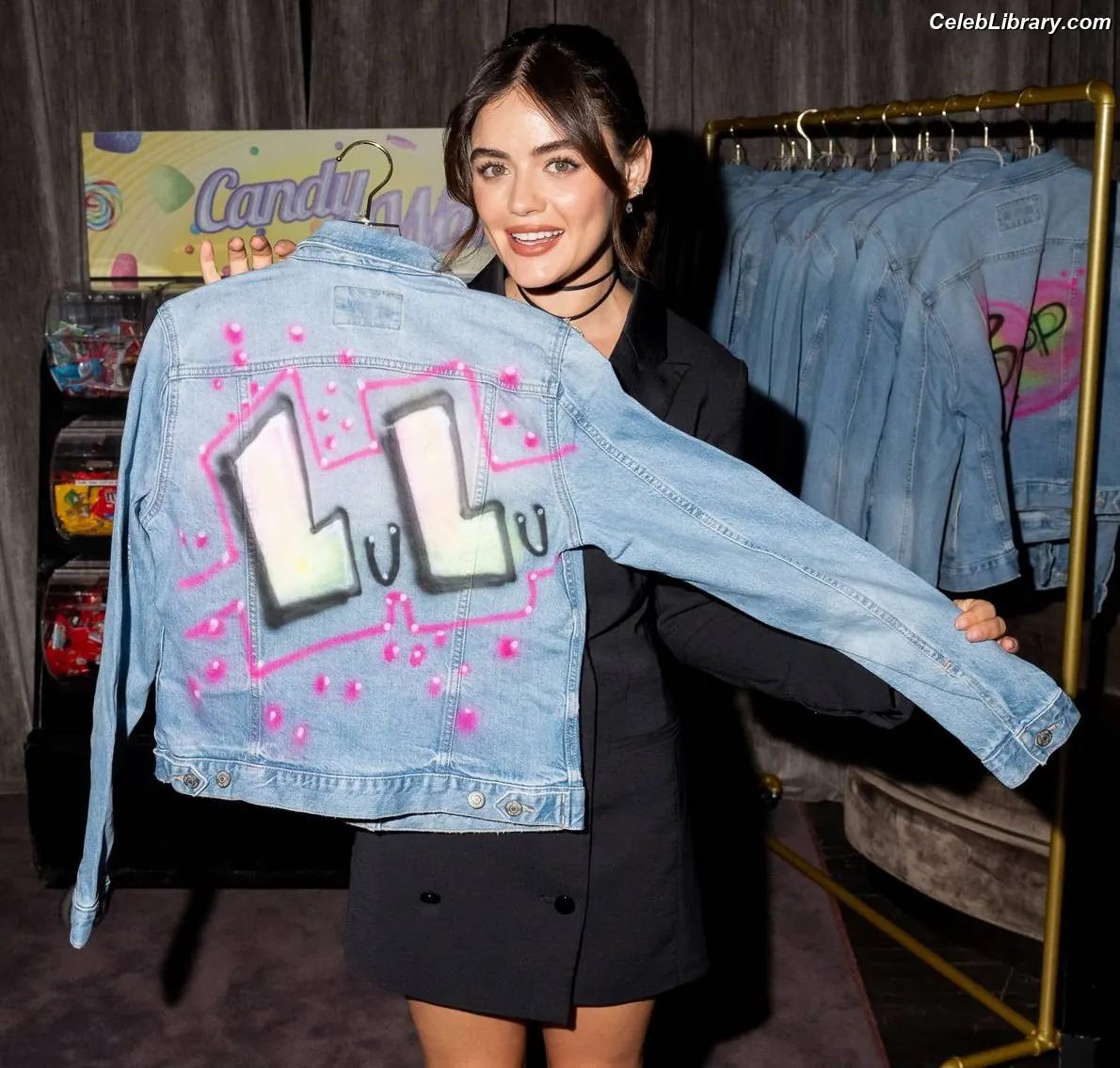 Lucy Hale photo 22 of 819