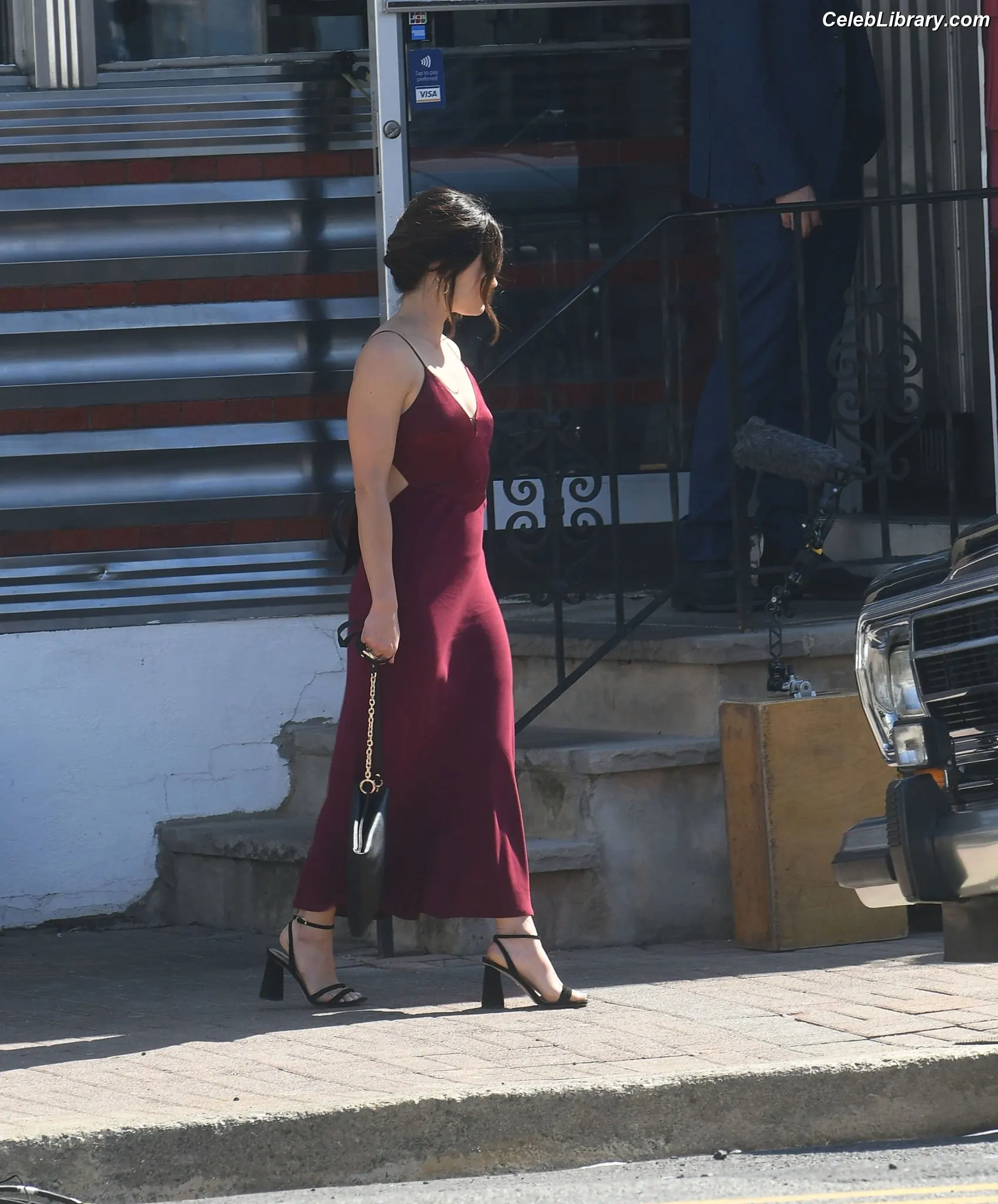 Lucy Hale photo 3 of 819