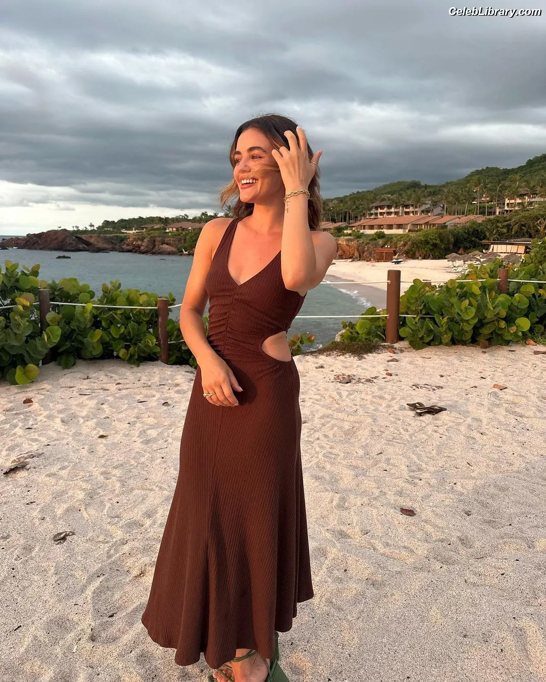 Lucy Hale photo 21 of 819