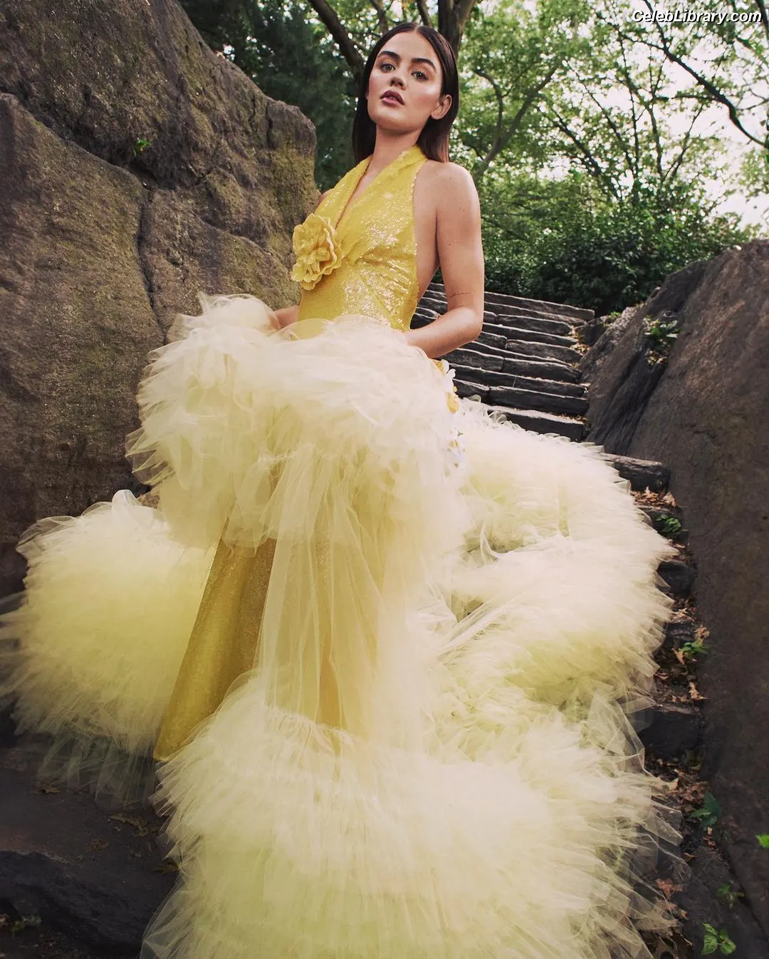 Lucy Hale photo 4 of 819