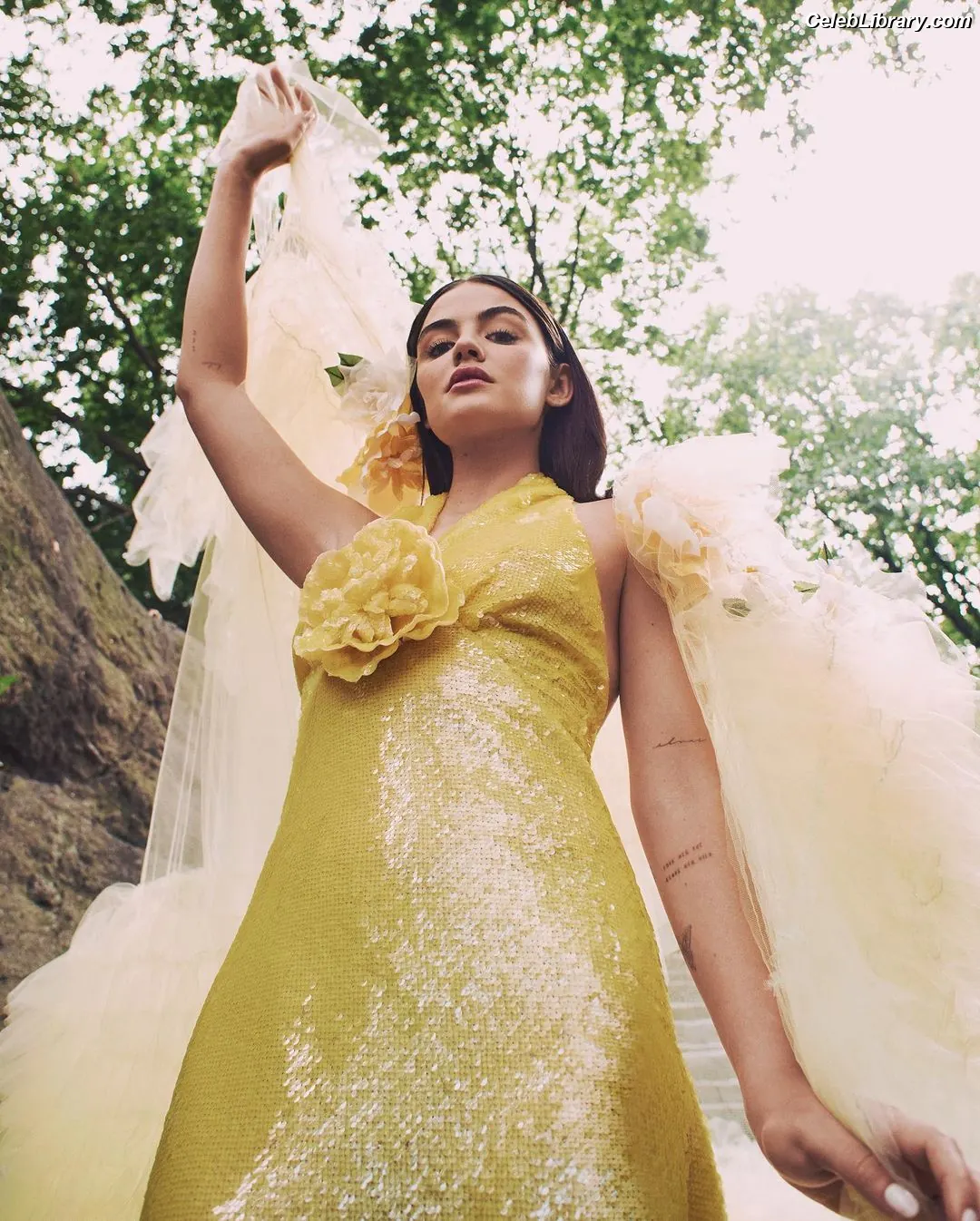 Lucy Hale photo 6 of 819