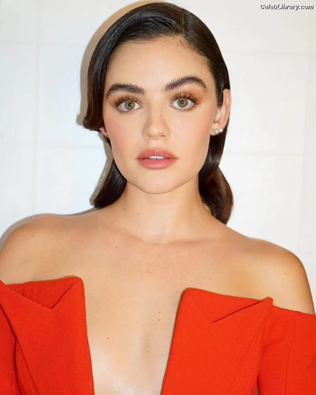 Lucy Hale photo 18 of 819